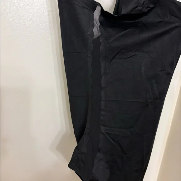 SPANX Assets Red Hot Label Black Shapewear Bodysuit Tank - Picture 4 of 6